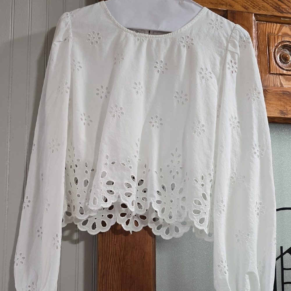 American Eagle Outfitters White Eyelet Blouse